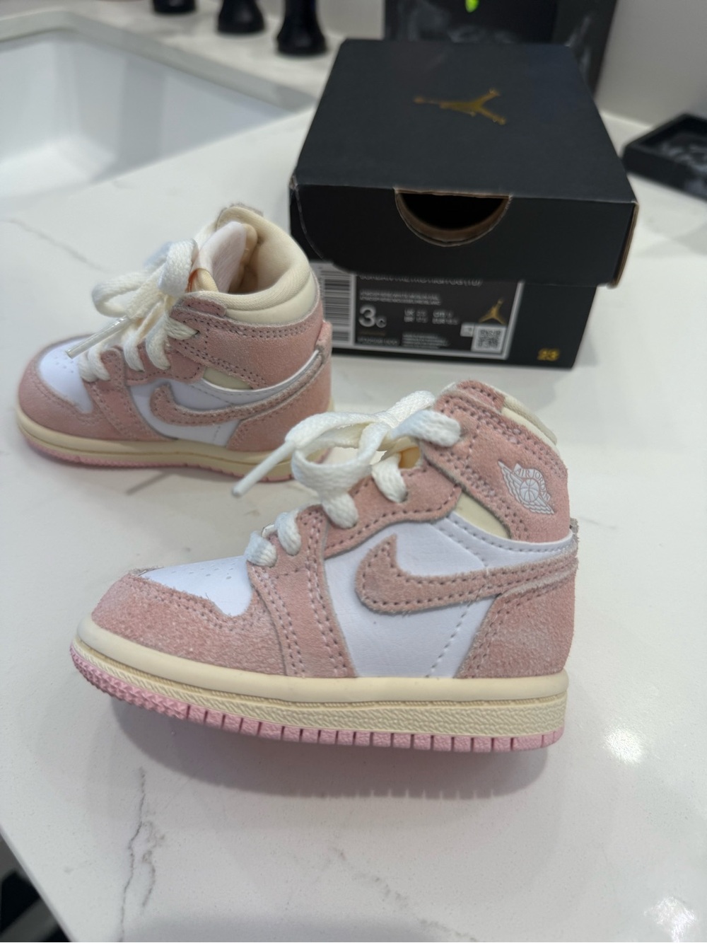 NIB Jordan Nike Kids Baby Pink High-Top Sneakers Shoes Jumpman
